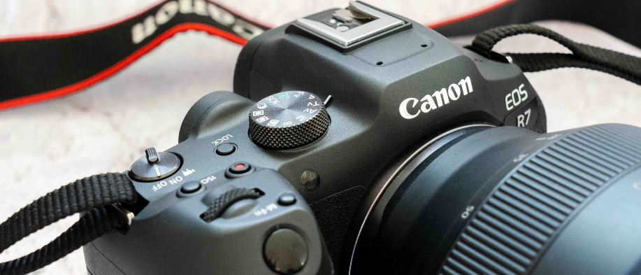 Canon バッテリー完全ガイド｜持ち時間・充電器・使い方